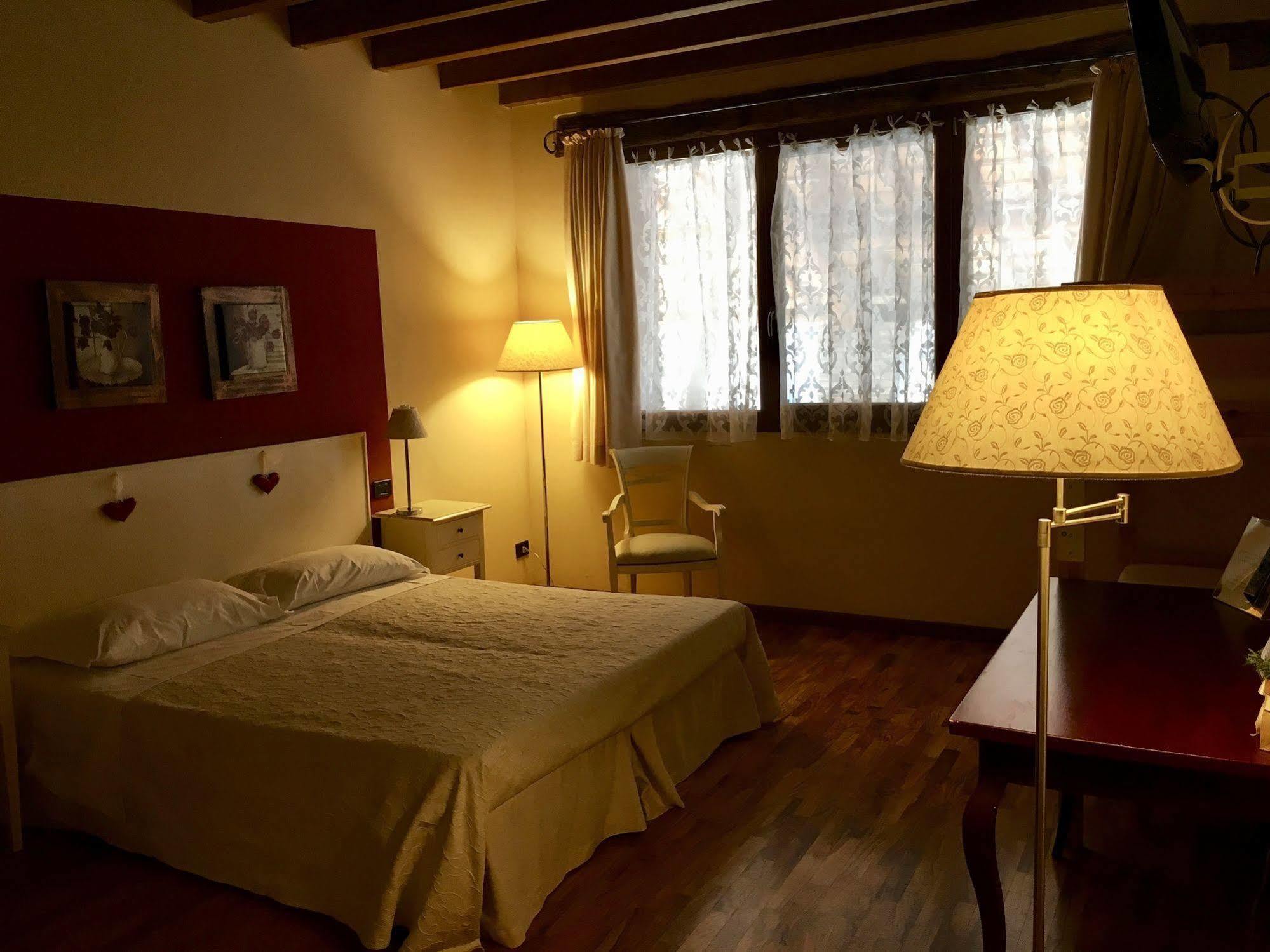 Agriturismo Corte Rocca San Giorgio di Mantova Ngoại thất bức ảnh